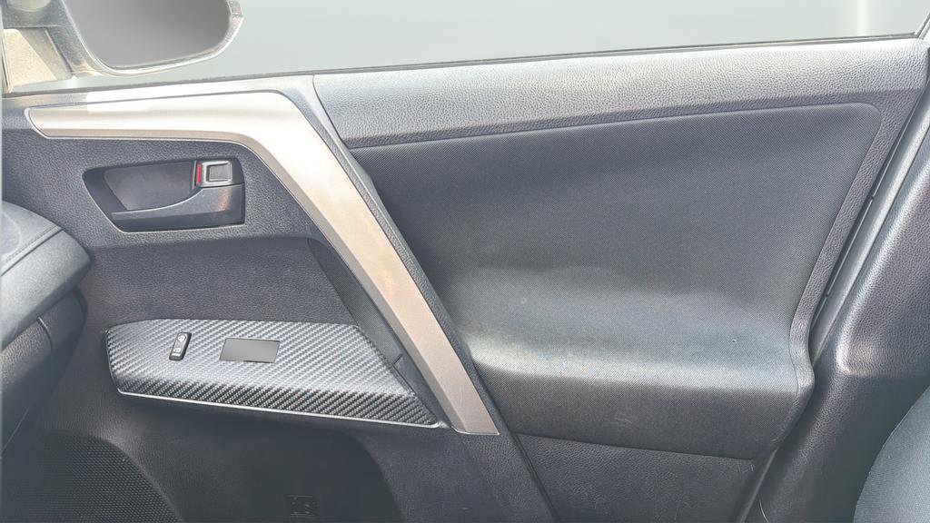 Used 2015 Toyota RAV4 LE image 13