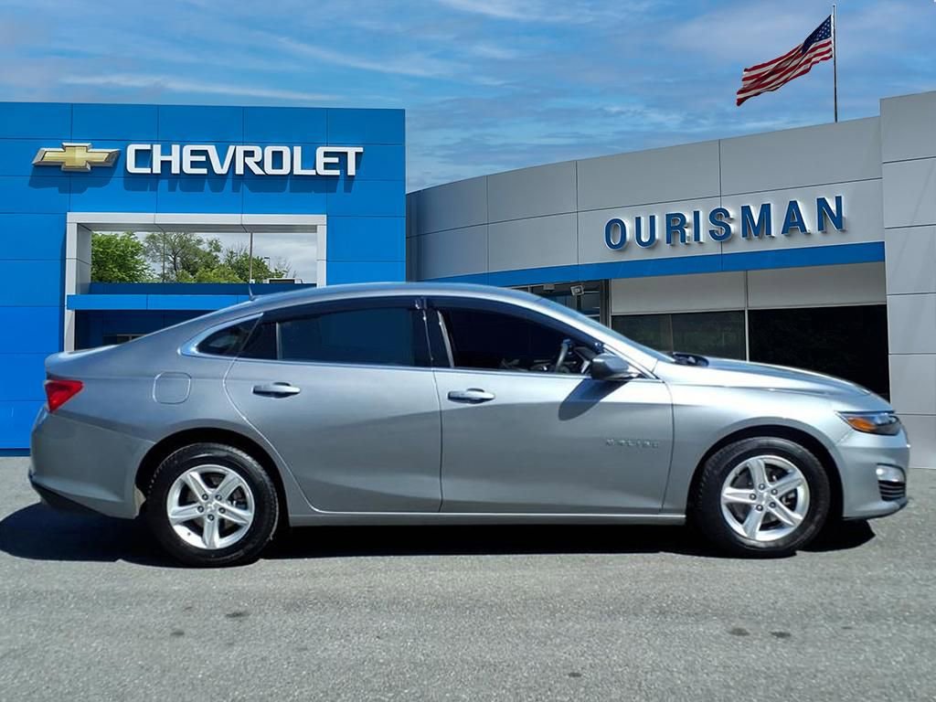 Used 2024 Chevrolet Malibu LS image 2