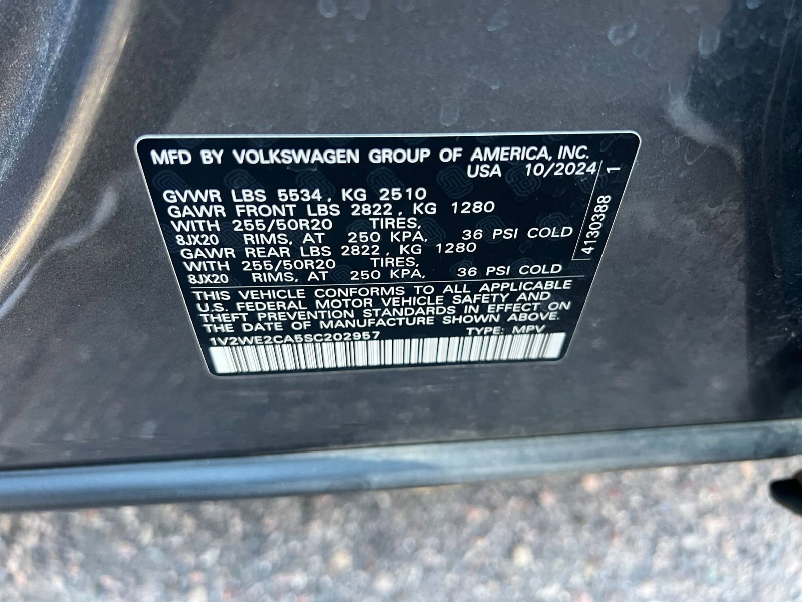 Used 2025 Volkswagen Atlas Cross Sport SE FWD image 29
