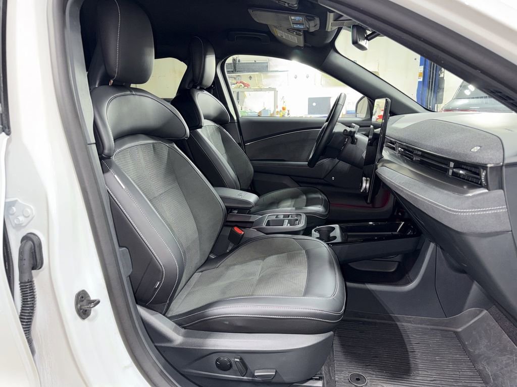 Used 2025 Ford Mustang Mach-E GT image 28