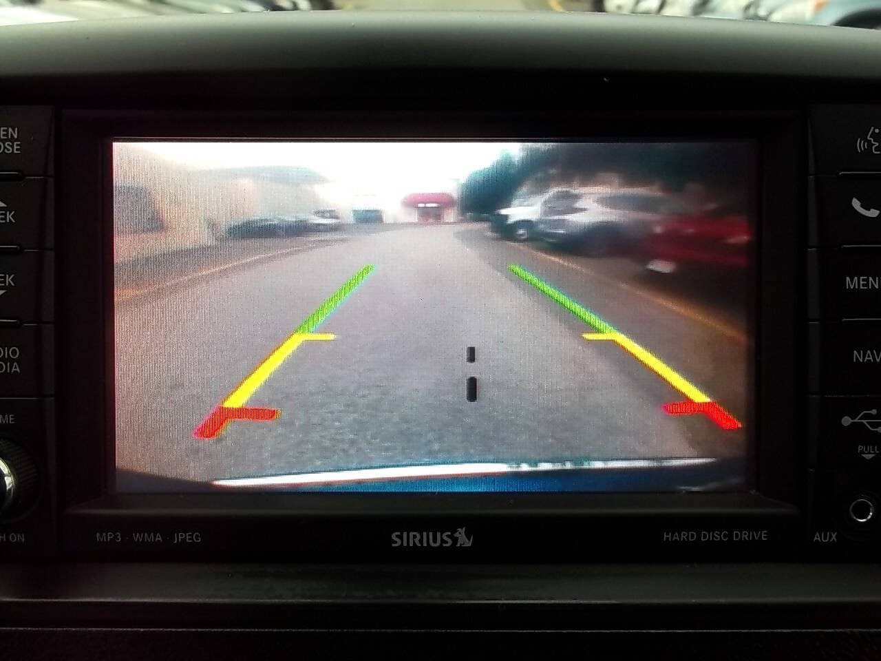 Used 2012 Chrysler Town & Country Touring-L w/ Entertainment Group #2 FWD image 18