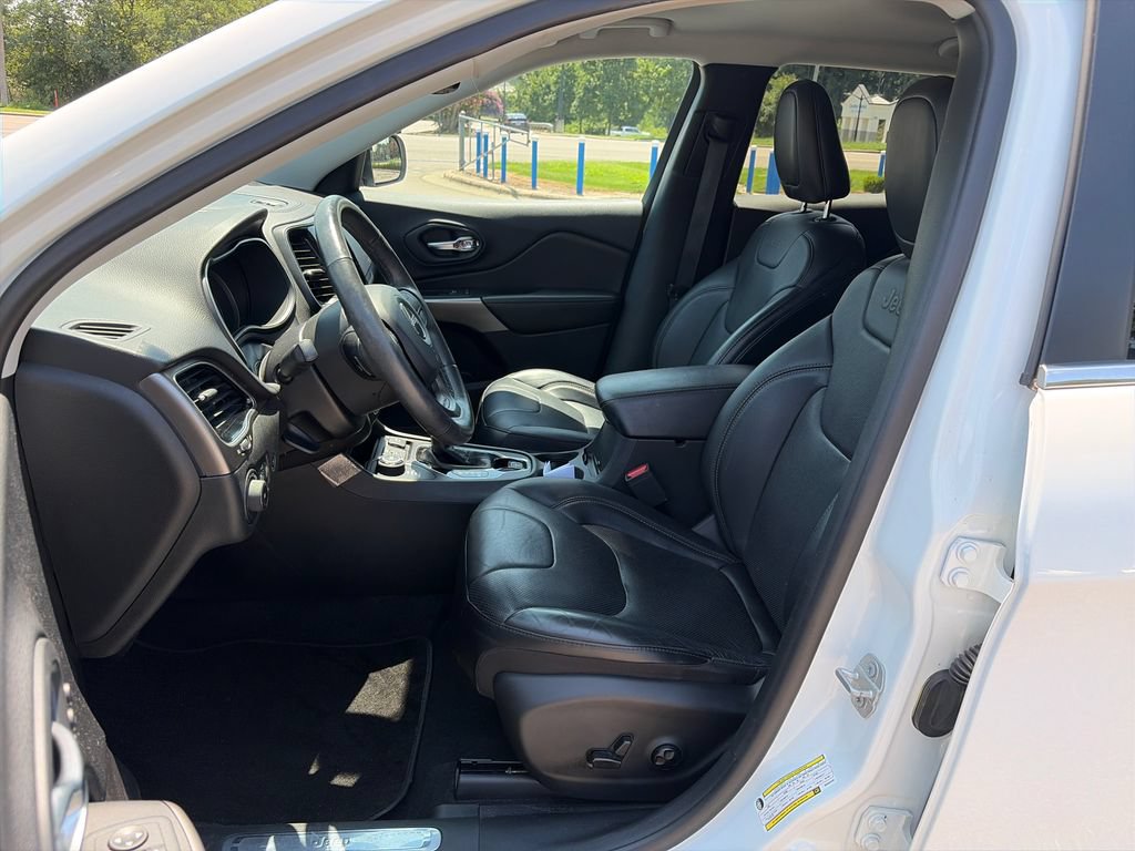 Used 2019 Jeep Cherokee Limited AWD/4WD image 10