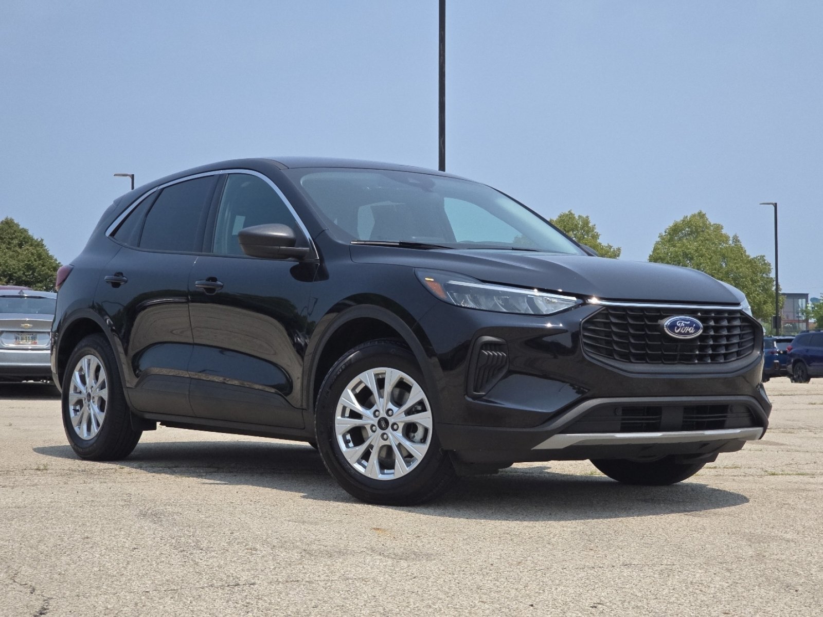 Used 2024 Ford Escape Active w/ Cold Weather Package FWD image 2