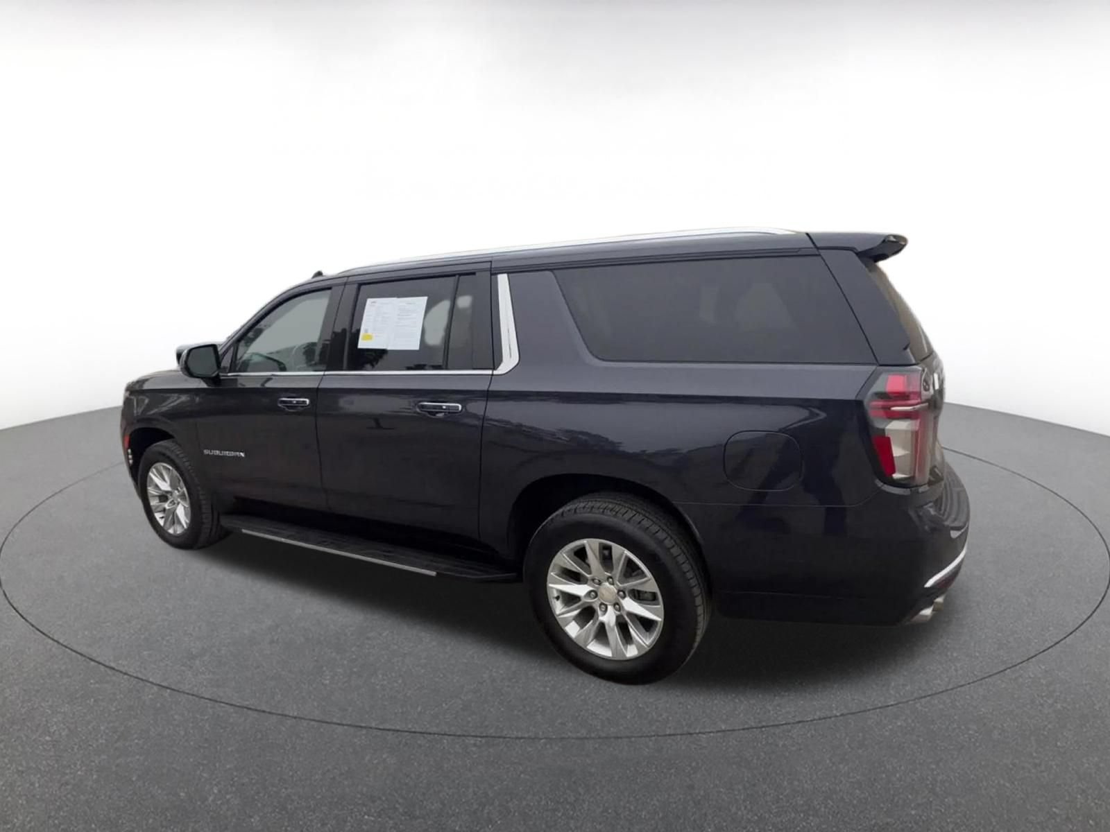 Used 2023 Chevrolet Suburban Premier AWD/4WD image 10