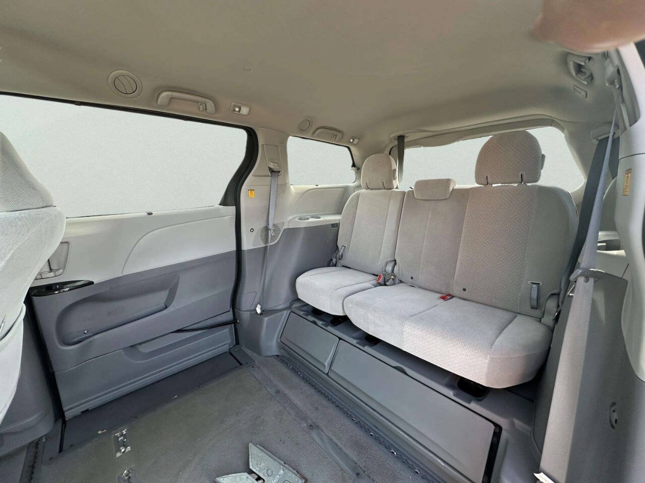 Used 2013 Toyota Sienna LE FWD image 14