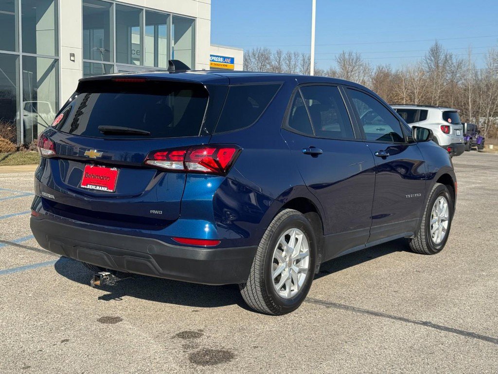 Used 2023 Chevrolet Equinox LS w/ LS Convenience Package image 4