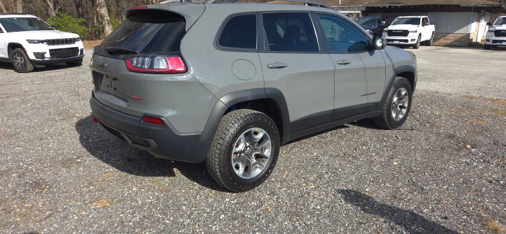Used 2019 Jeep Cherokee Trailhawk w/ Cold Weather Group image 12
