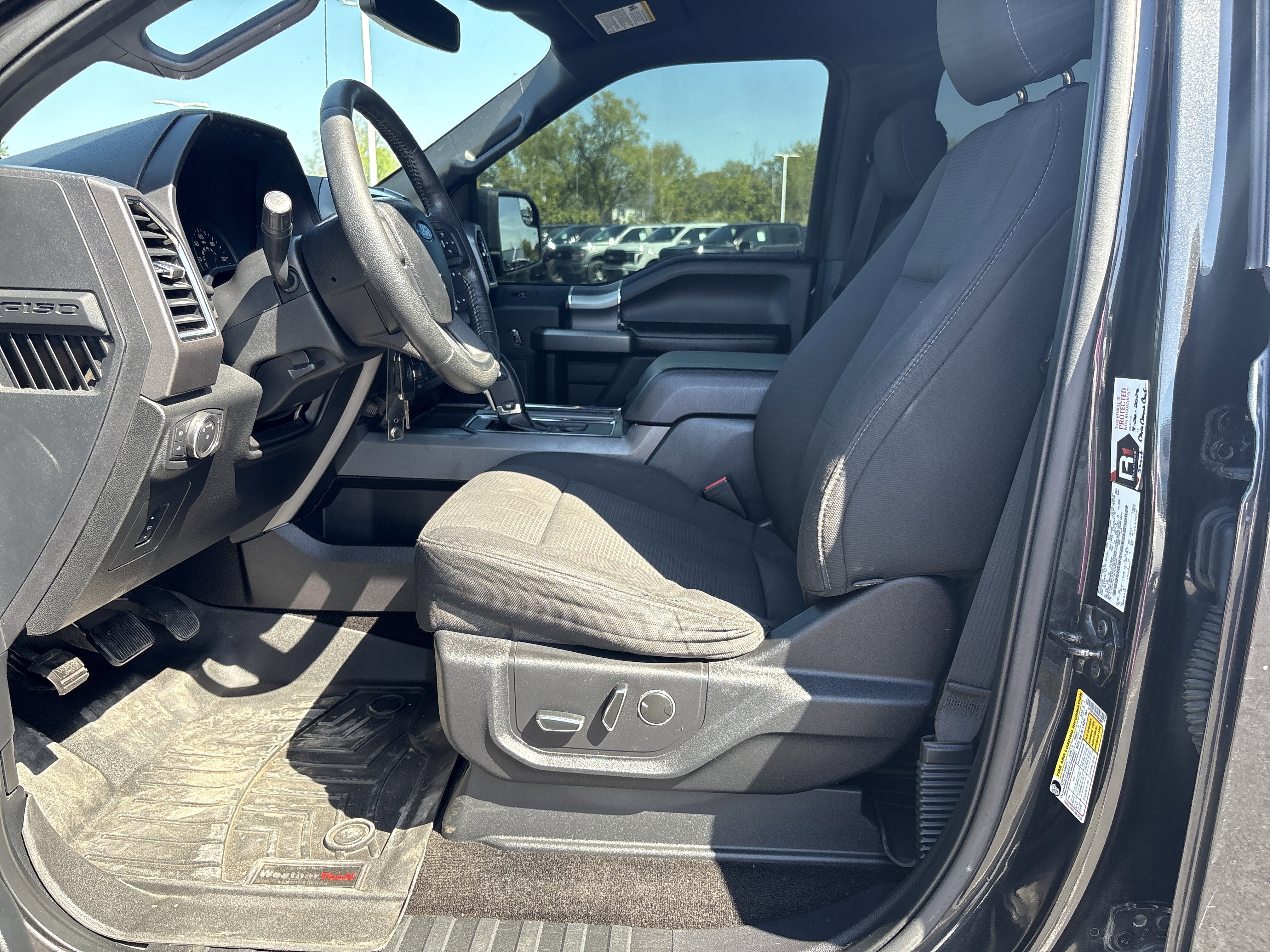 Used 2015 Ford F150 XLT w/ Equipment Group 302A Luxury AWD/4WD image 14