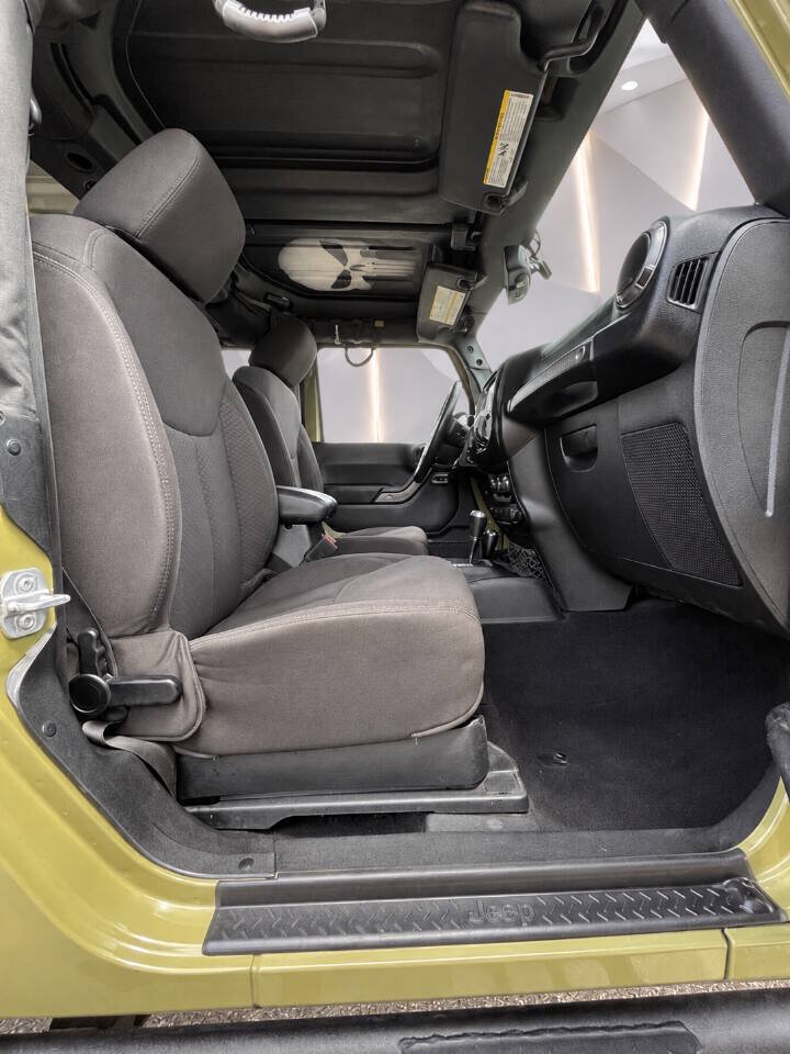 Used 2013 Jeep Wrangler Sport AWD/4WD image 21