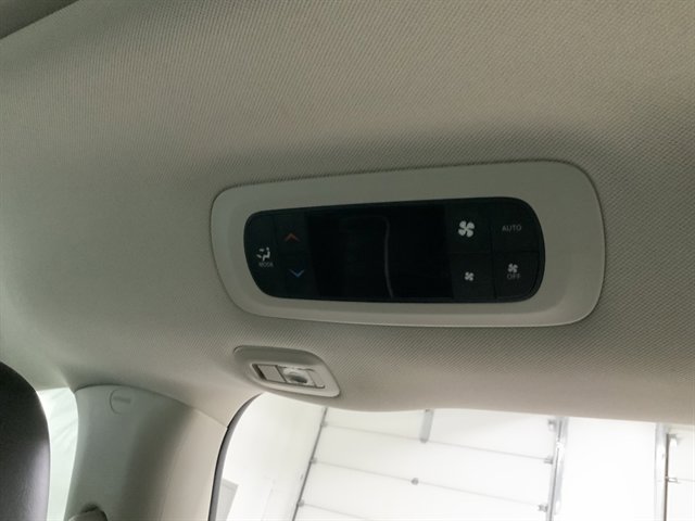 Used 2023 Chrysler Pacifica Limited image 23