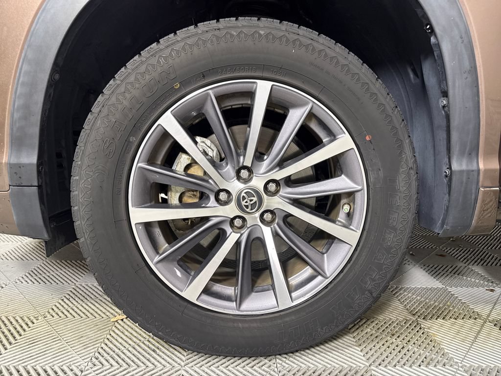 Used 2017 Toyota Highlander XLE FWD image 25