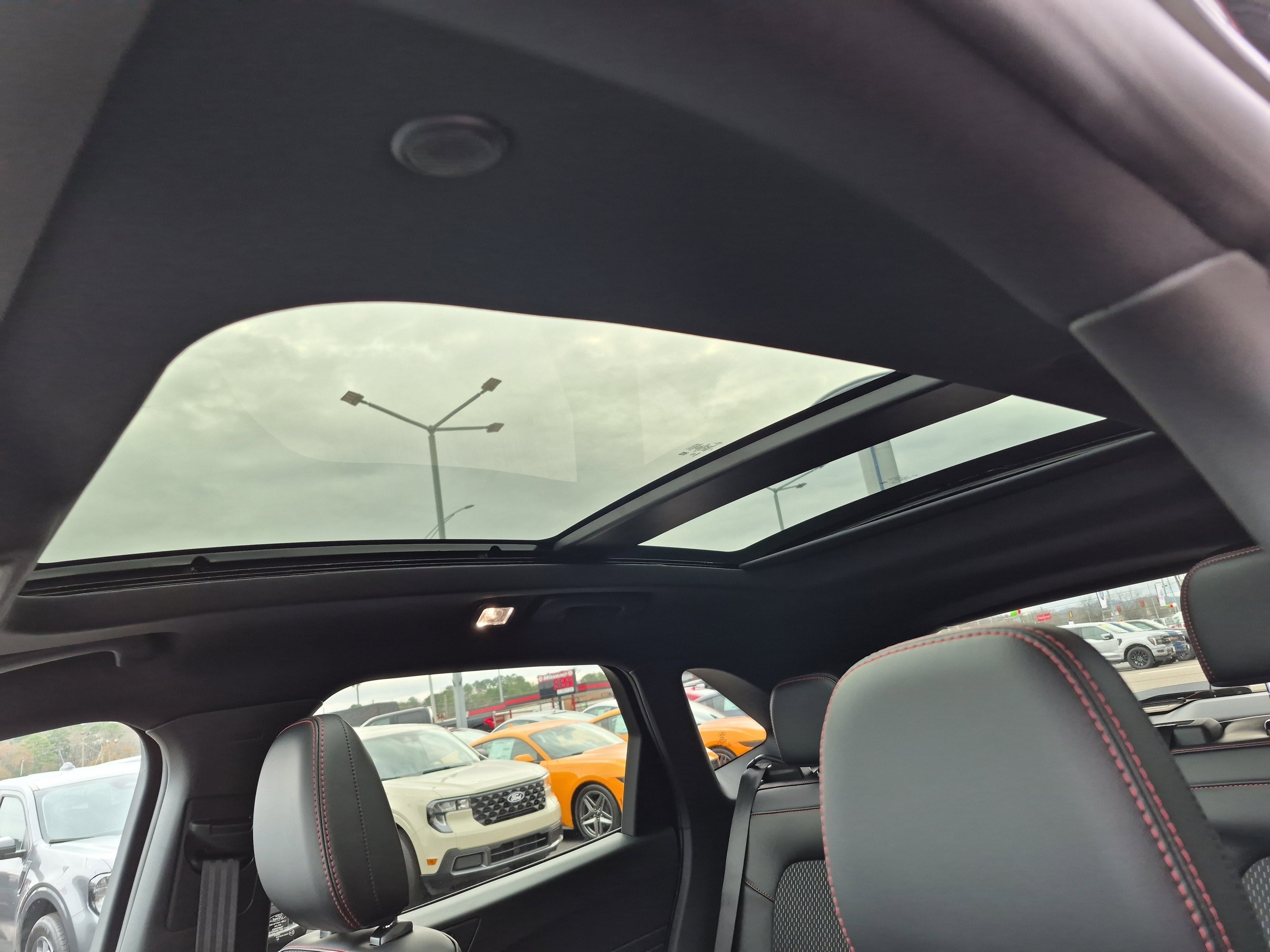 New 2026 Ford Escape ST-Line w/ Tech Pack #1 image 8