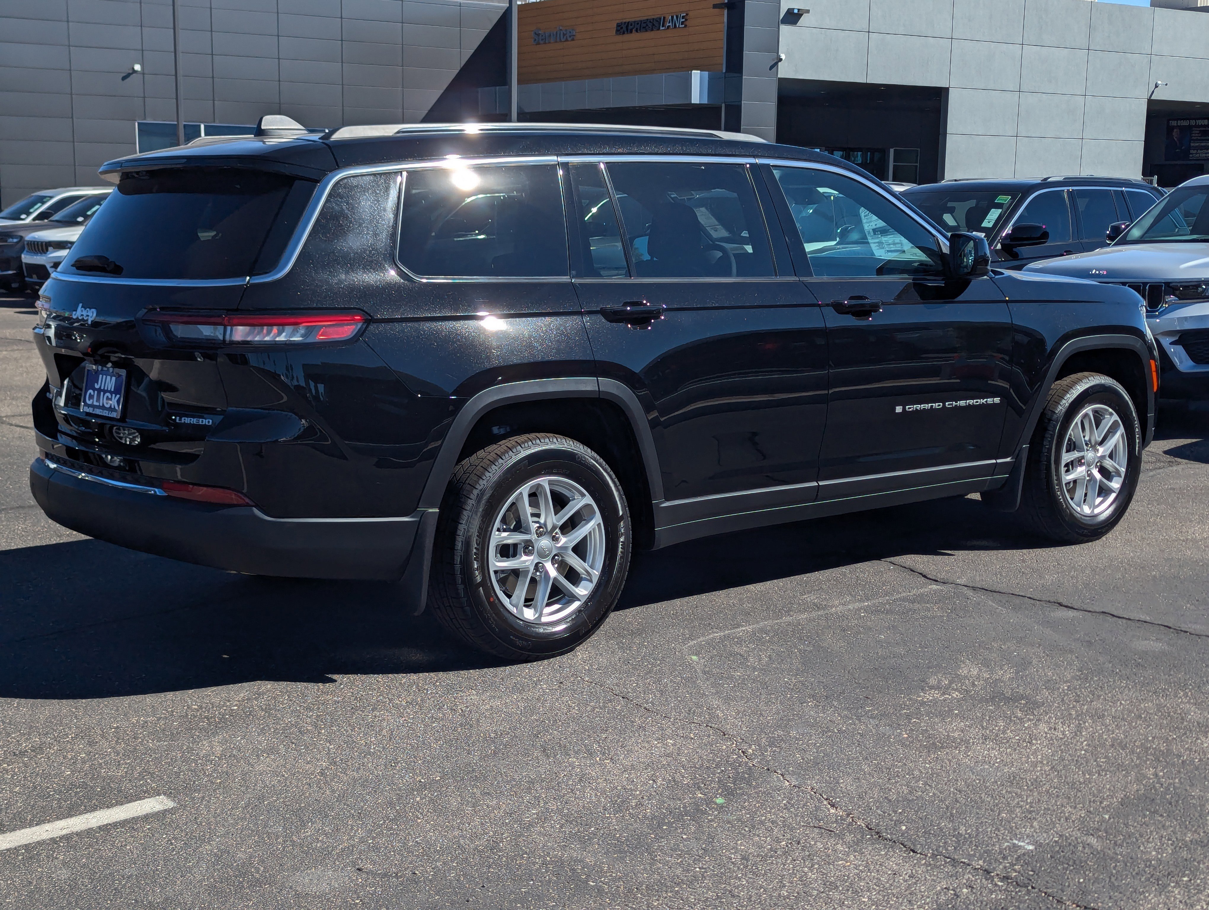 New 2025 Jeep Grand Cherokee L Laredo w/ Trailer Tow Package image 2