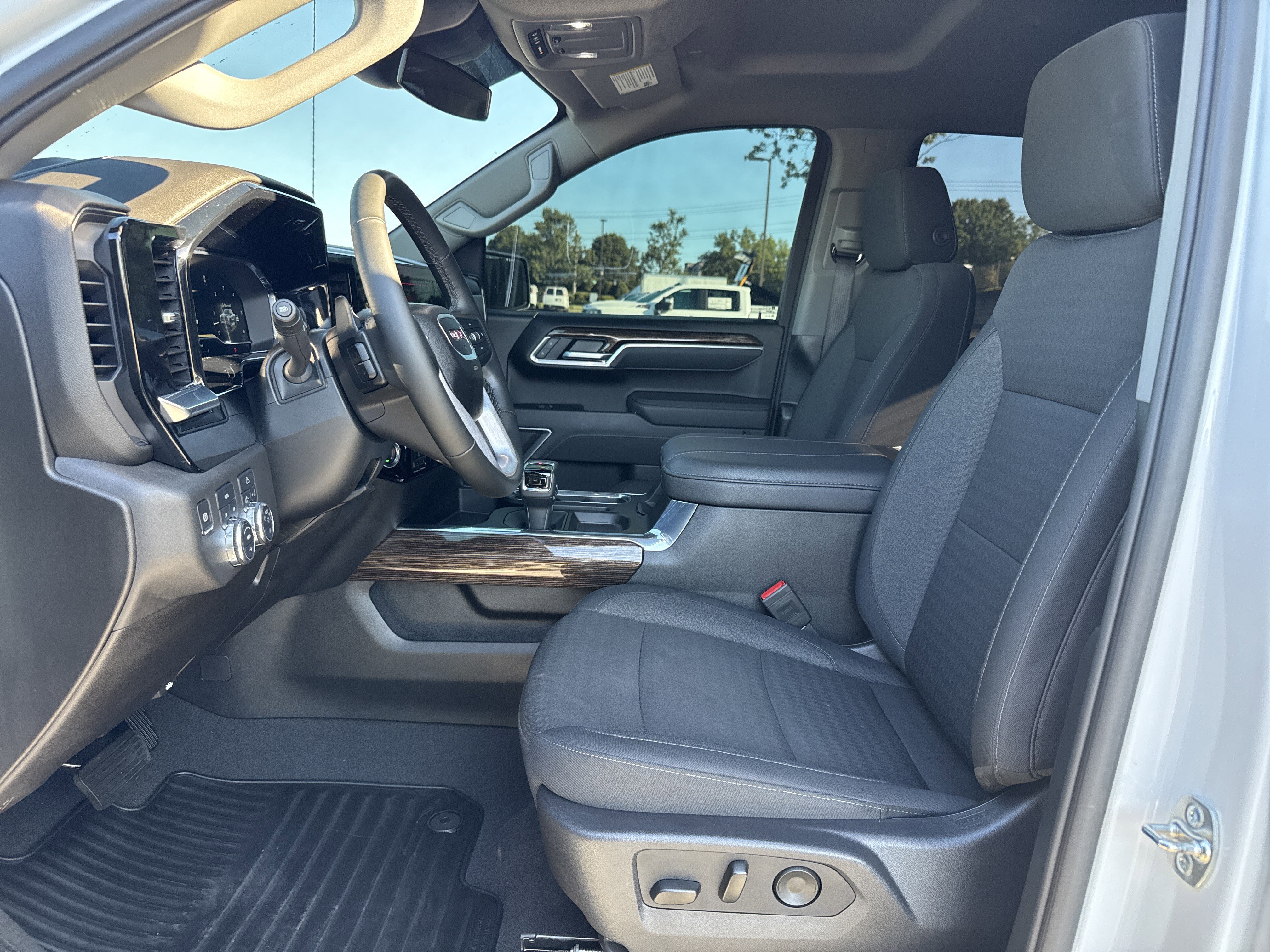Used 2025 GMC Sierra 1500 Elevation AWD/4WD image 16