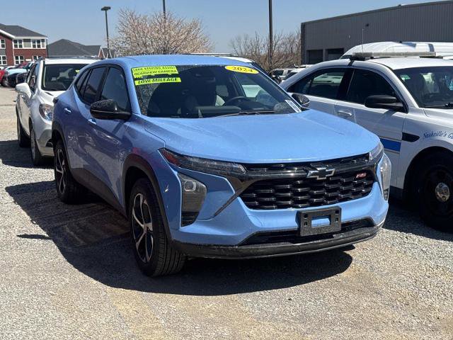 Used 2024 Chevrolet Trax RS w/ Driver Confidence Package FWD image 3
