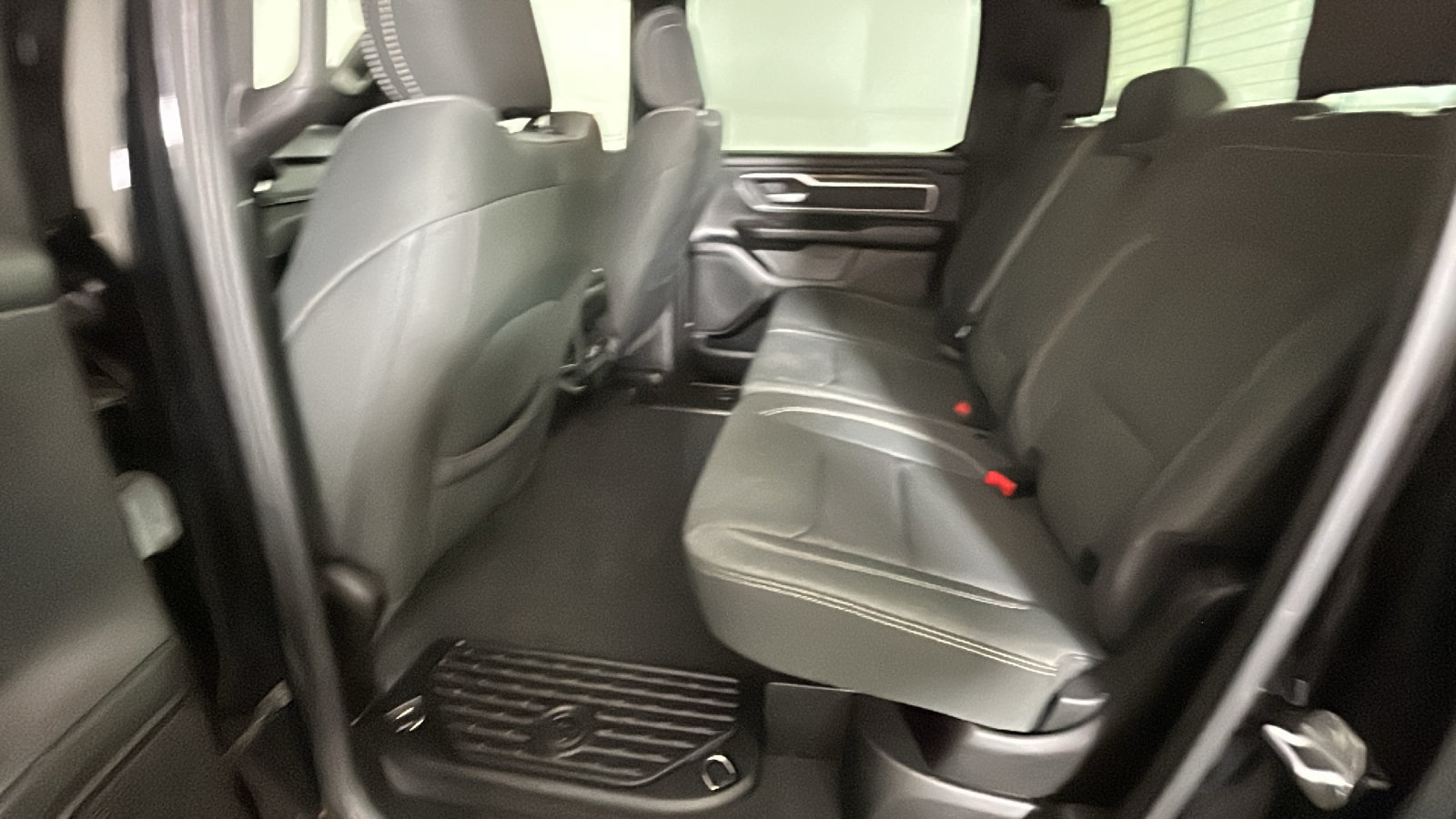Used 2022 RAM 1500 Big Horn AWD/4WD image 32