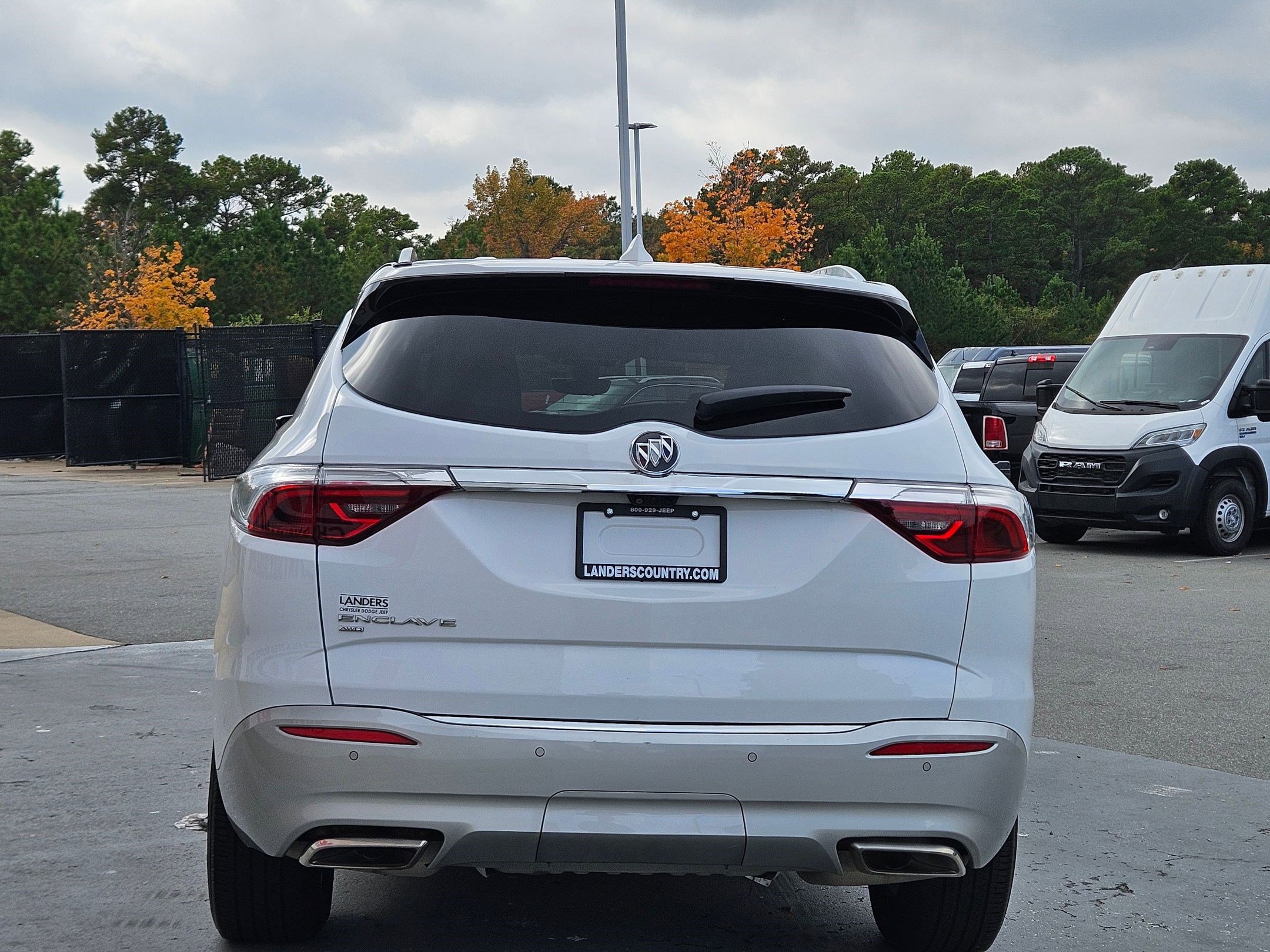 Used 2024 Buick Enclave Premium image 6