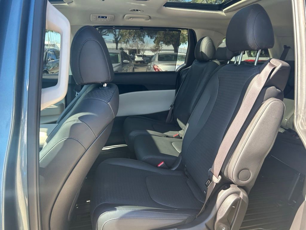 Used 2023 Kia Carnival SX Prestige image 43