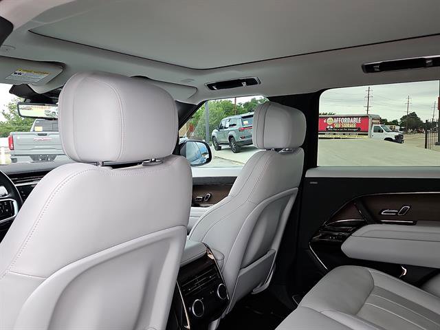 Used 2024 Land Rover Range Rover Sport SE AWD/4WD image 9