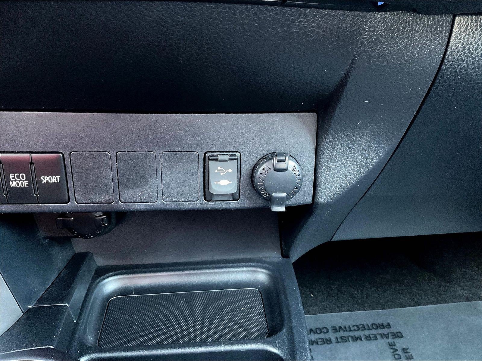 Used 2017 Toyota RAV4 XLE w/ All Weather Liner Package AWD/4WD image 15