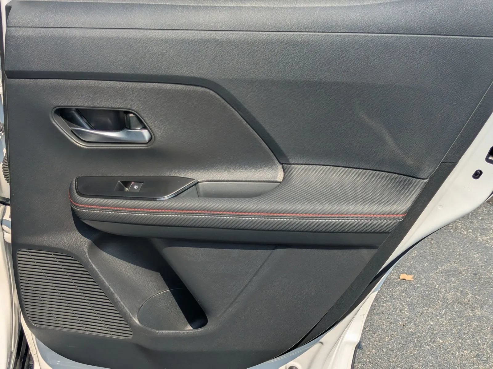 Used 2025 Nissan Kicks SR w/ SR Premium Package FWD image 15