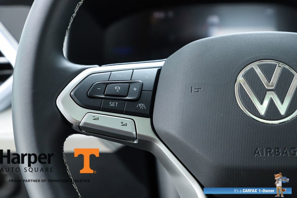 Used 2025 Volkswagen Taos SE w/ Panoramic Sunroof Package AWD/4WD image 59