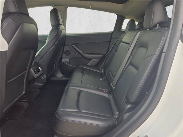 Used 2021 Tesla Model Y Long Range AWD/4WD image 17