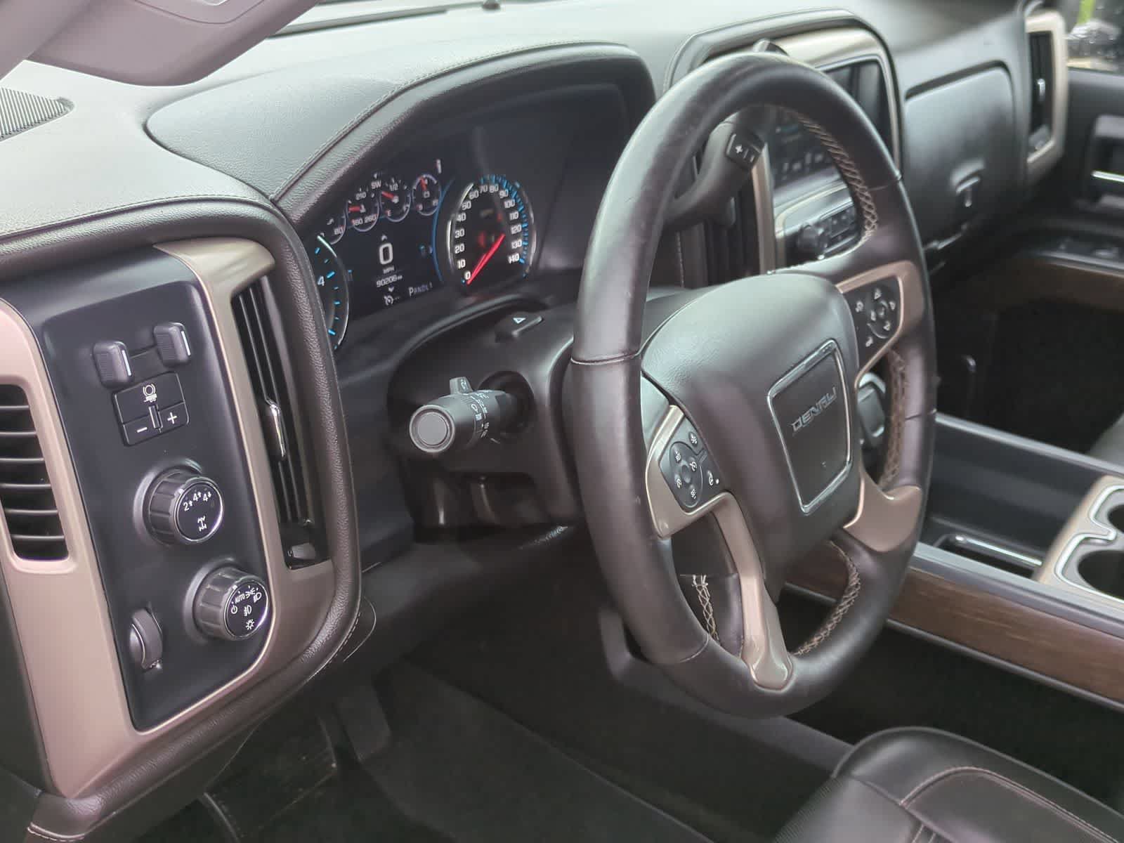 Used 2017 GMC Sierra 2500 Denali w/ Suspension Package, Off-Road AWD/4WD image 10