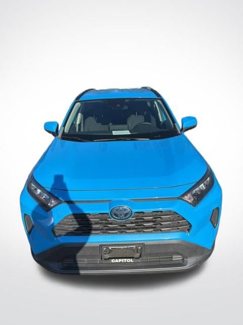 Used 2019 Toyota RAV4 LE w/ Carpet Mat Package image 9