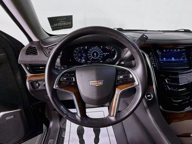 Used 2020 Cadillac Escalade Premium Luxury w/ Escalade Sport Edition AWD/4WD image 11