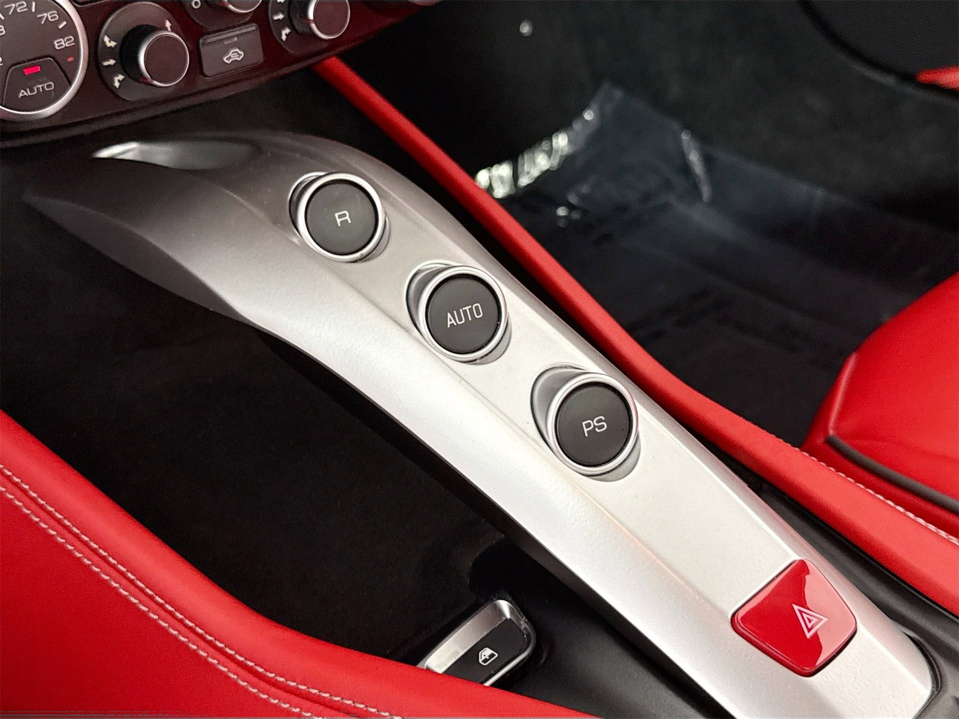 Certified 2017 Ferrari California T image 15