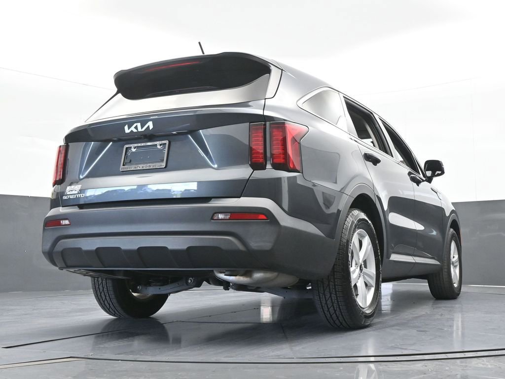 Used 2023 Kia Sorento LX FWD image 58