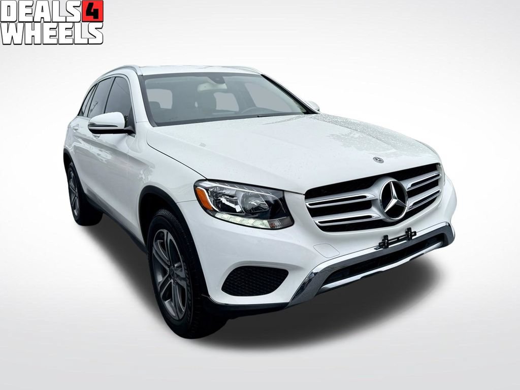 Used 2019 Mercedes-Benz GLC 300 4MATIC image 3