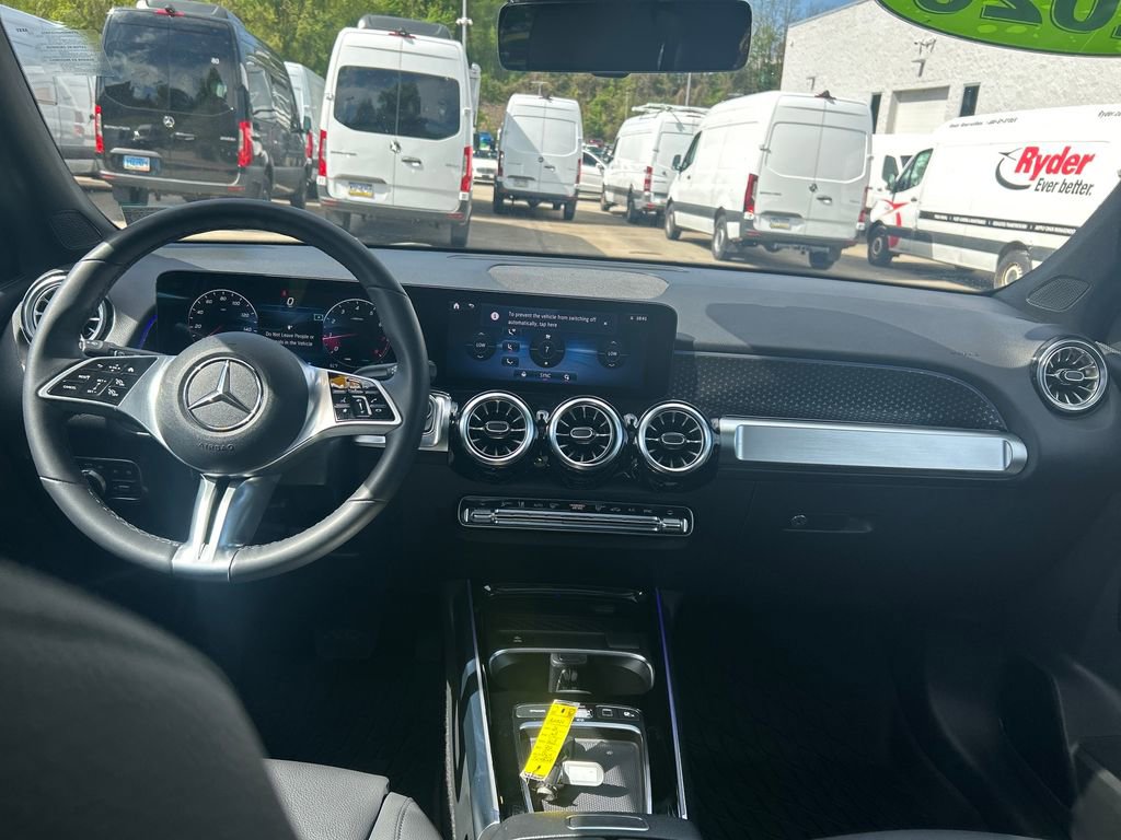 Used 2026 Mercedes-Benz GLB 250 4MATIC image 12