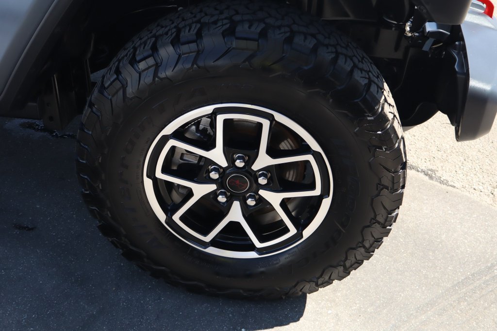 Certified 2025 Jeep Wrangler Unlimited Rubicon AWD/4WD image 10