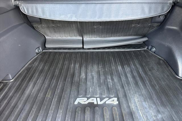 Certified 2021 Toyota RAV4 XLE Premium AWD/4WD image 16