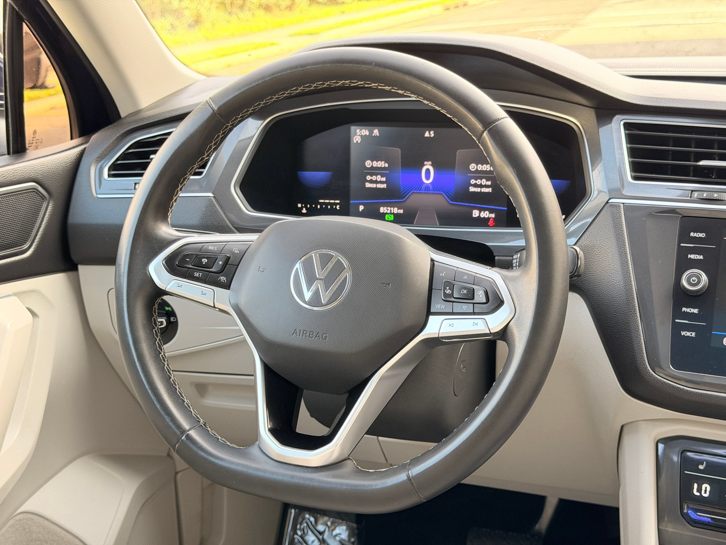 Used 2022 Volkswagen Tiguan SE AWD/4WD image 27
