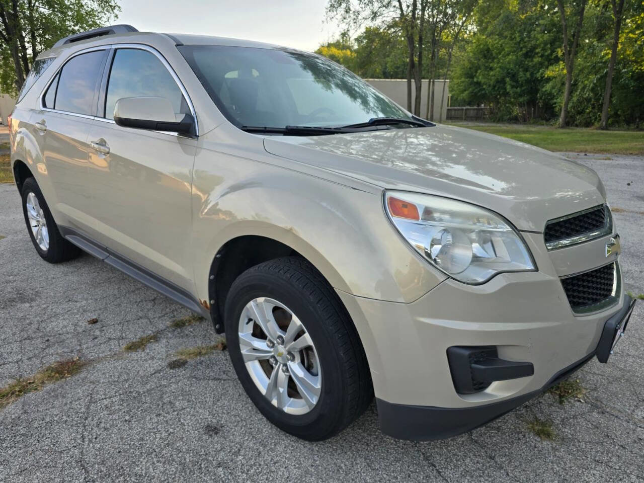 Used 2011 Chevrolet Equinox LT w/ Driver Convenience Package image 3