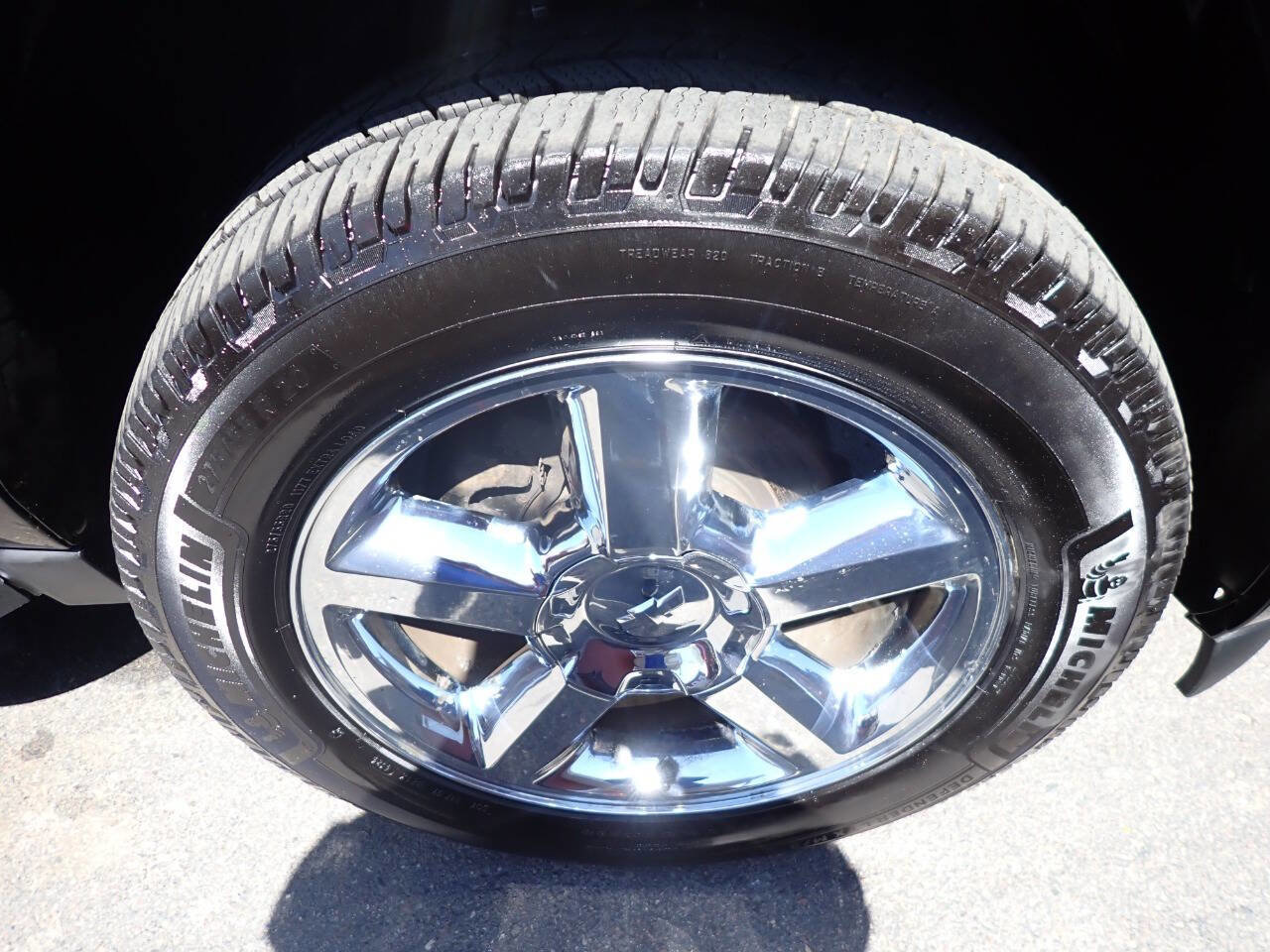 Used 2011 Chevrolet Suburban LTZ AWD/4WD image 11