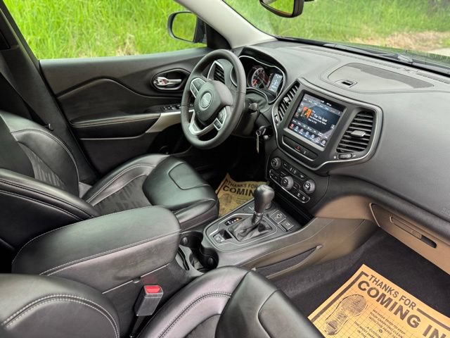 Used 2022 Jeep Cherokee Latitude AWD/4WD image 19