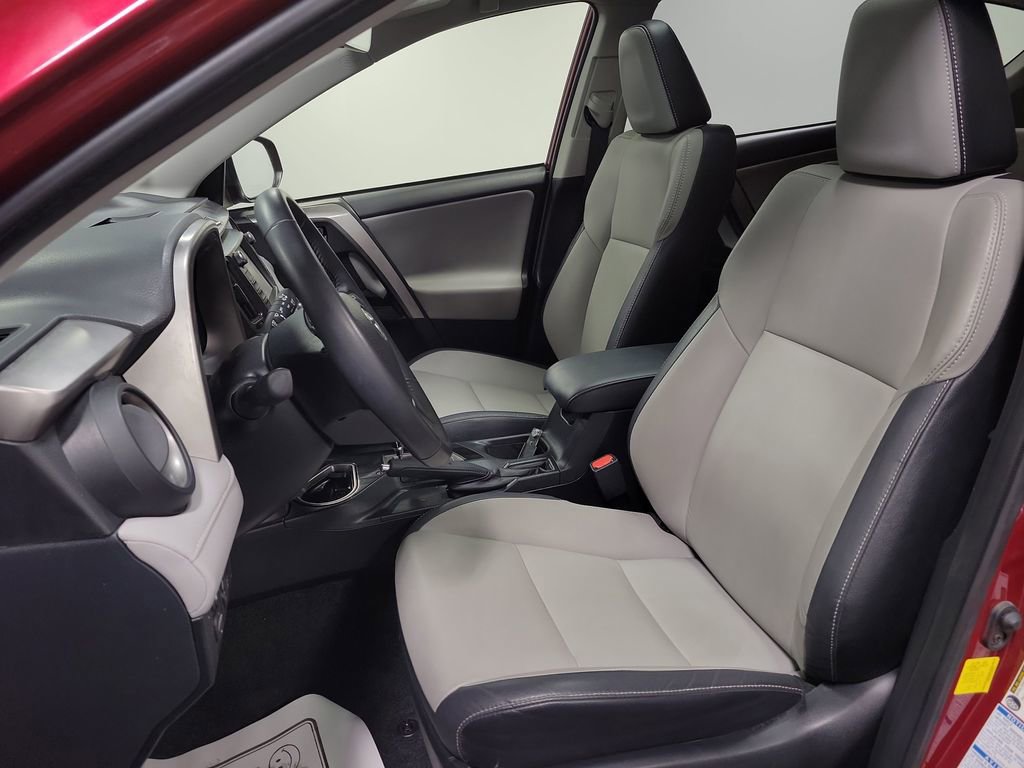 Used 2018 Toyota RAV4 Limited image 13