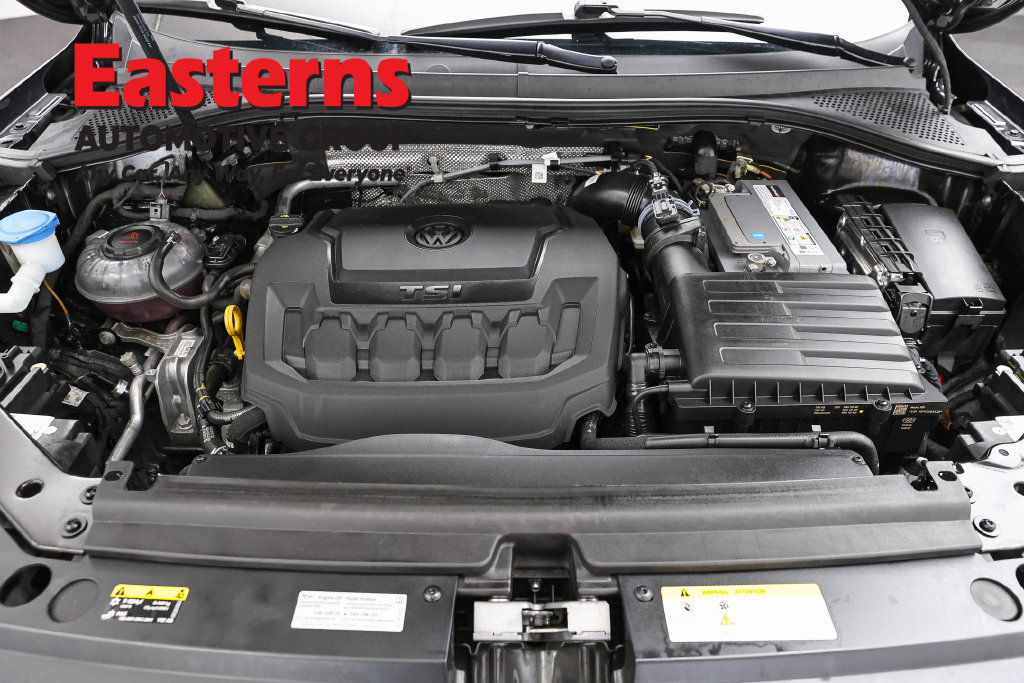 Used 2023 Volkswagen Tiguan SE AWD/4WD image 8