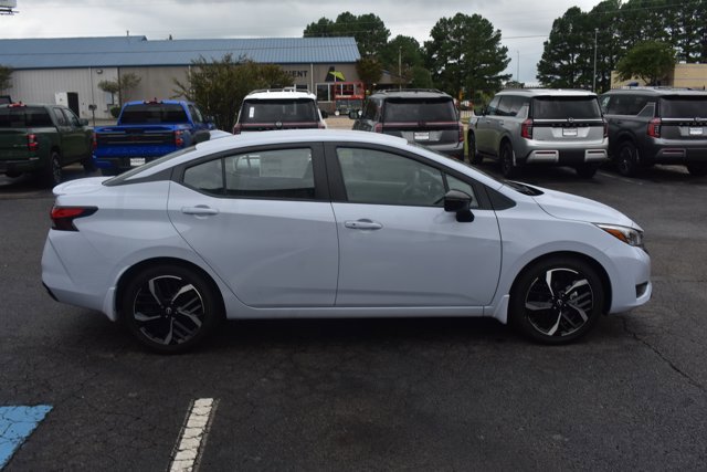 New 2025 Nissan Versa SR w/ Trunk Package image 4