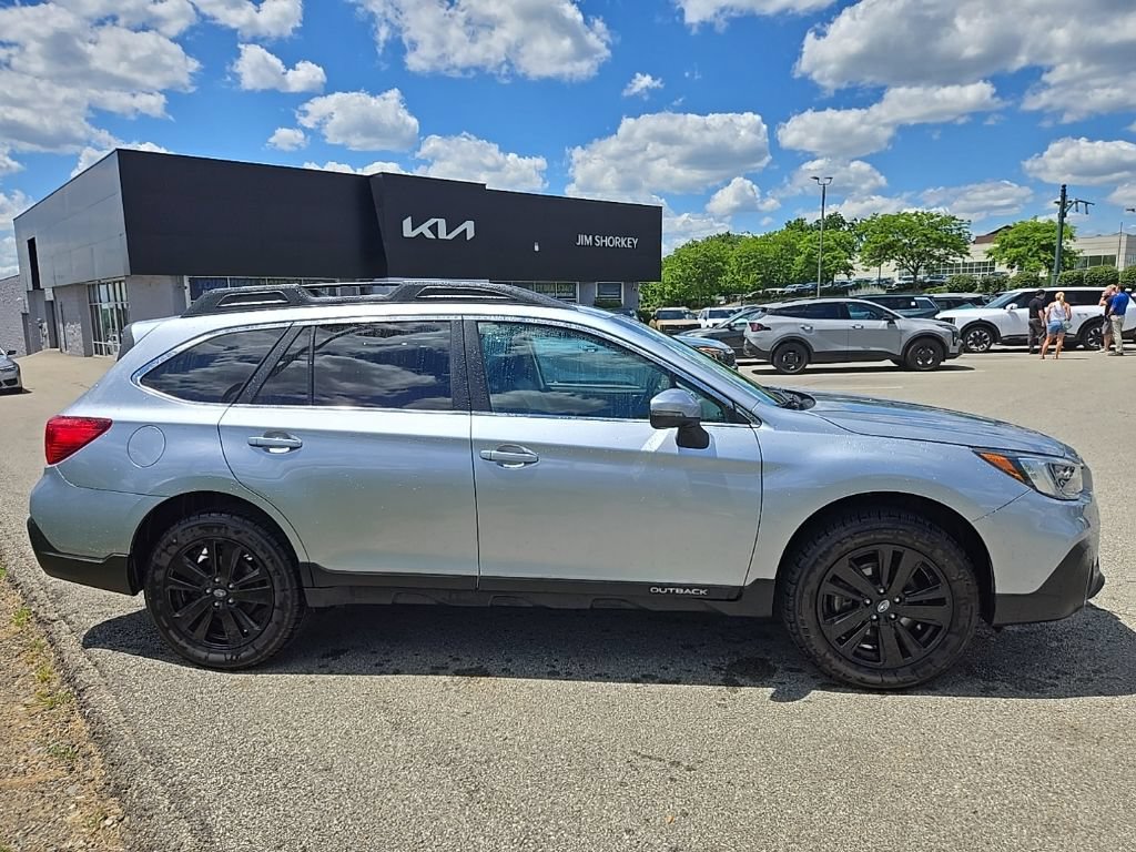 Used 2019 Subaru Outback 2.5i Limited AWD/4WD image 2
