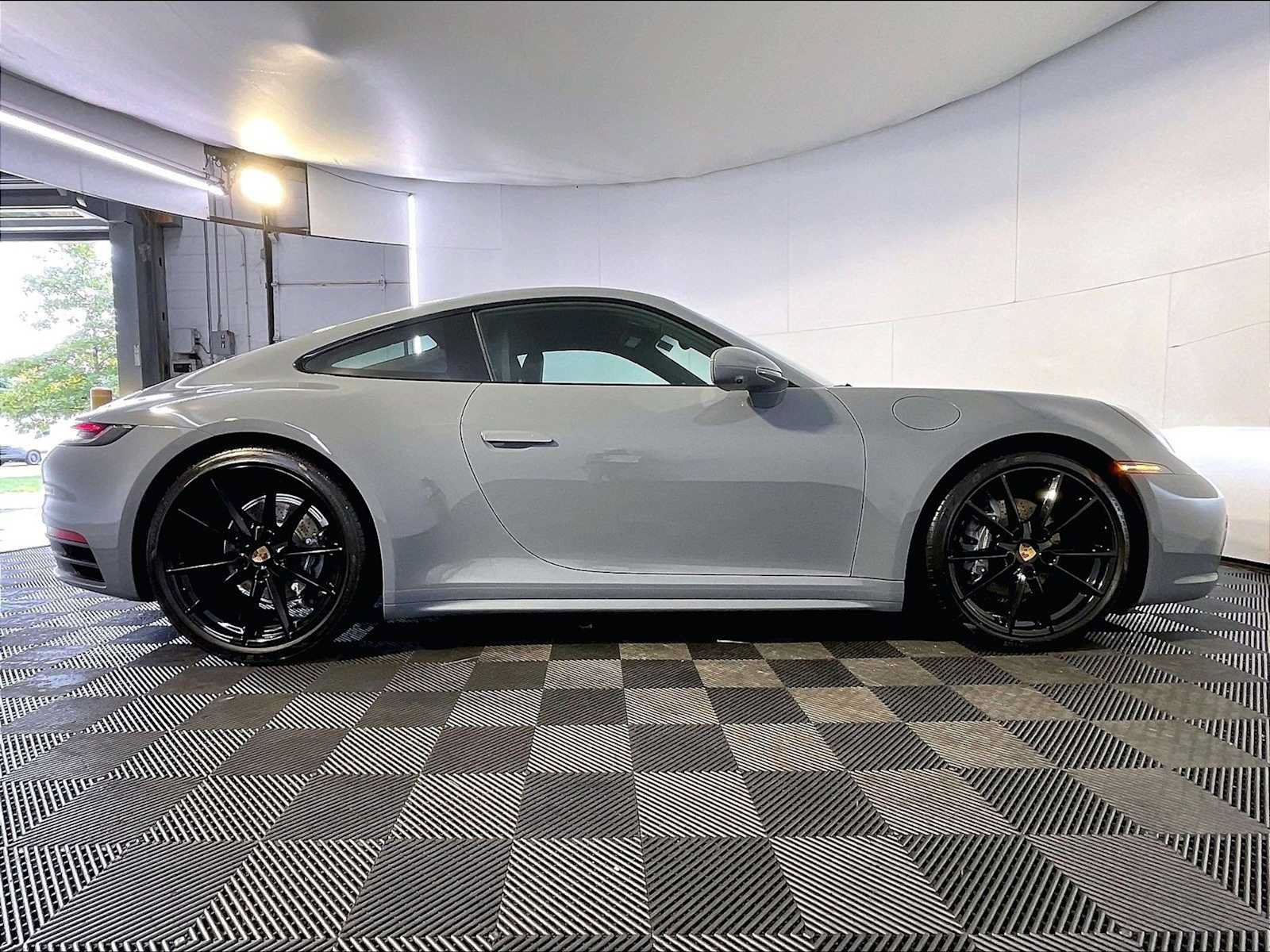 Certified 2024 Porsche 911 Carrera RWD image 8