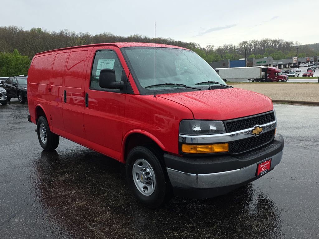 New 2026 Chevrolet Express 3500 RWD image 2