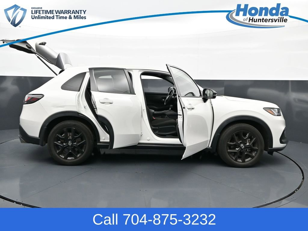 Used 2023 Honda HR-V Sport image 33