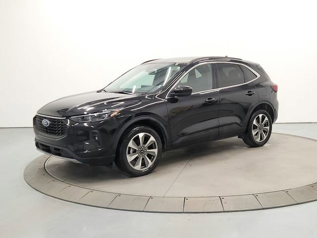 Used 2025 Ford Escape Platinum image 3