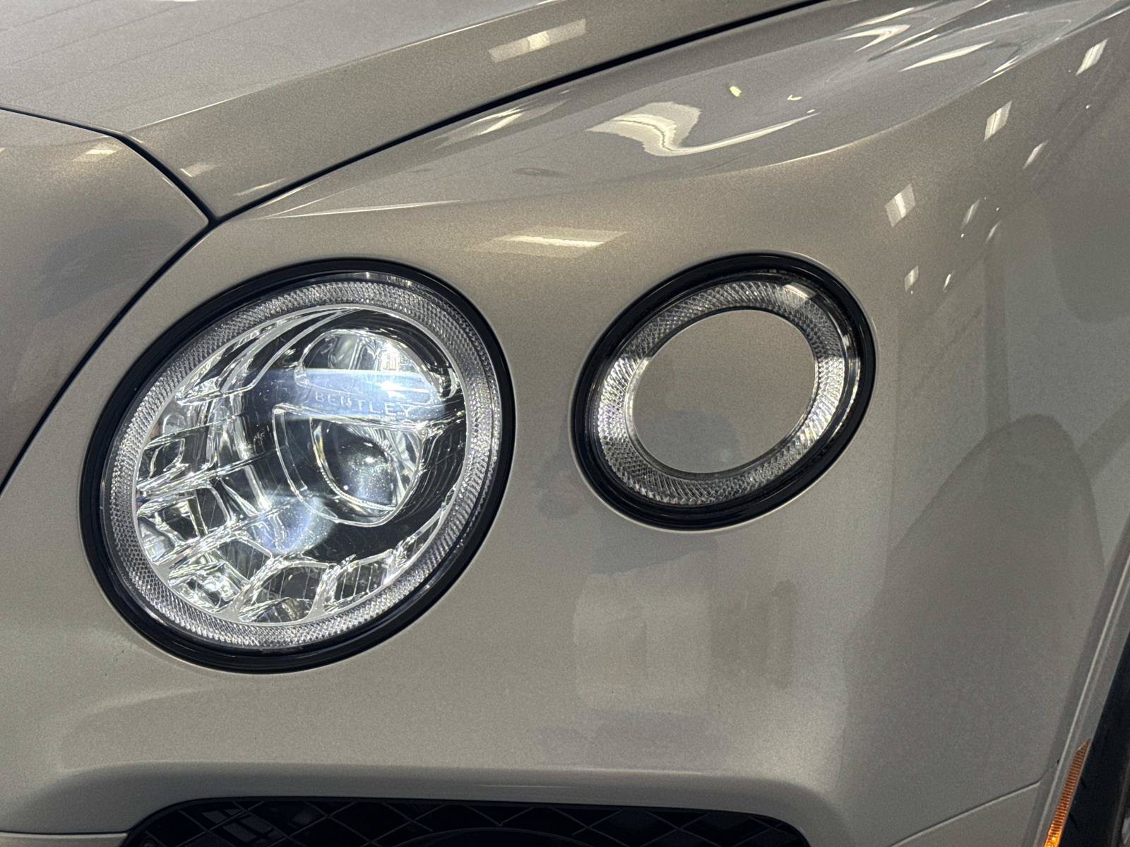 Used 2020 Bentley Bentayga Design Series AWD/4WD image 36