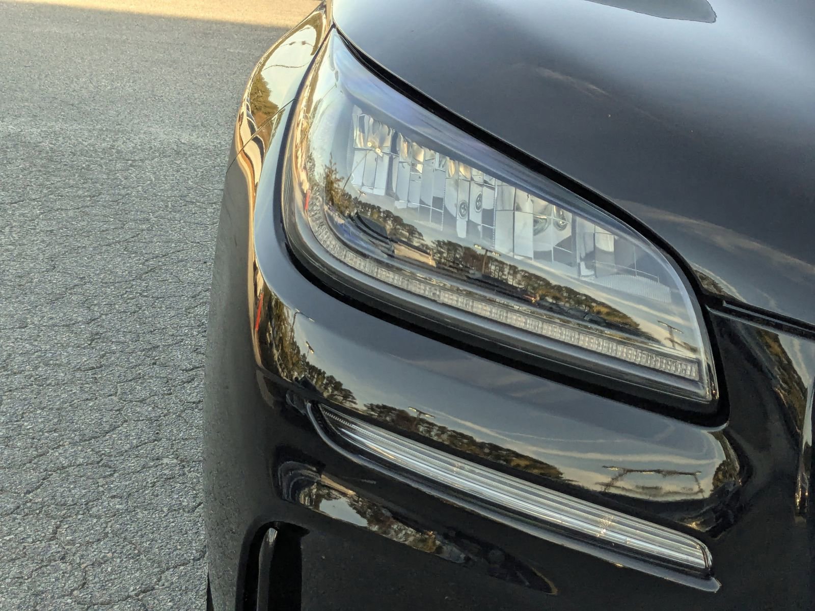 Certified 2024 Lincoln Corsair FWD w/ Equipment Group 101A image 12